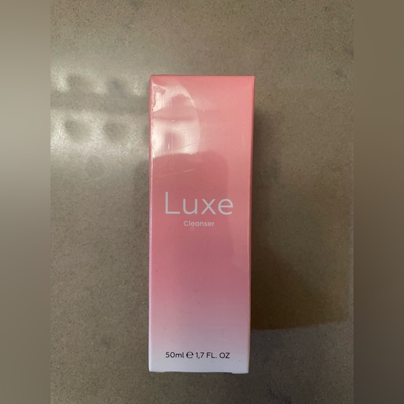 Luxe Cleanser - Eyelash Cleanser - 50ml NEW IN BOX - Picture 1 of 4